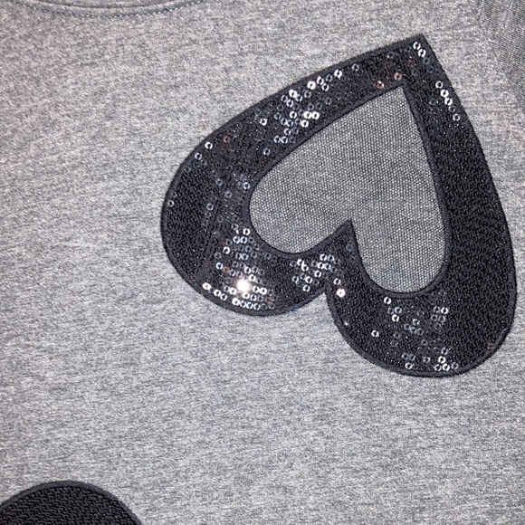 🛍️🛍️ 3 for $5. Beautiful heart sequined and netted top - Picture 5 of 8
